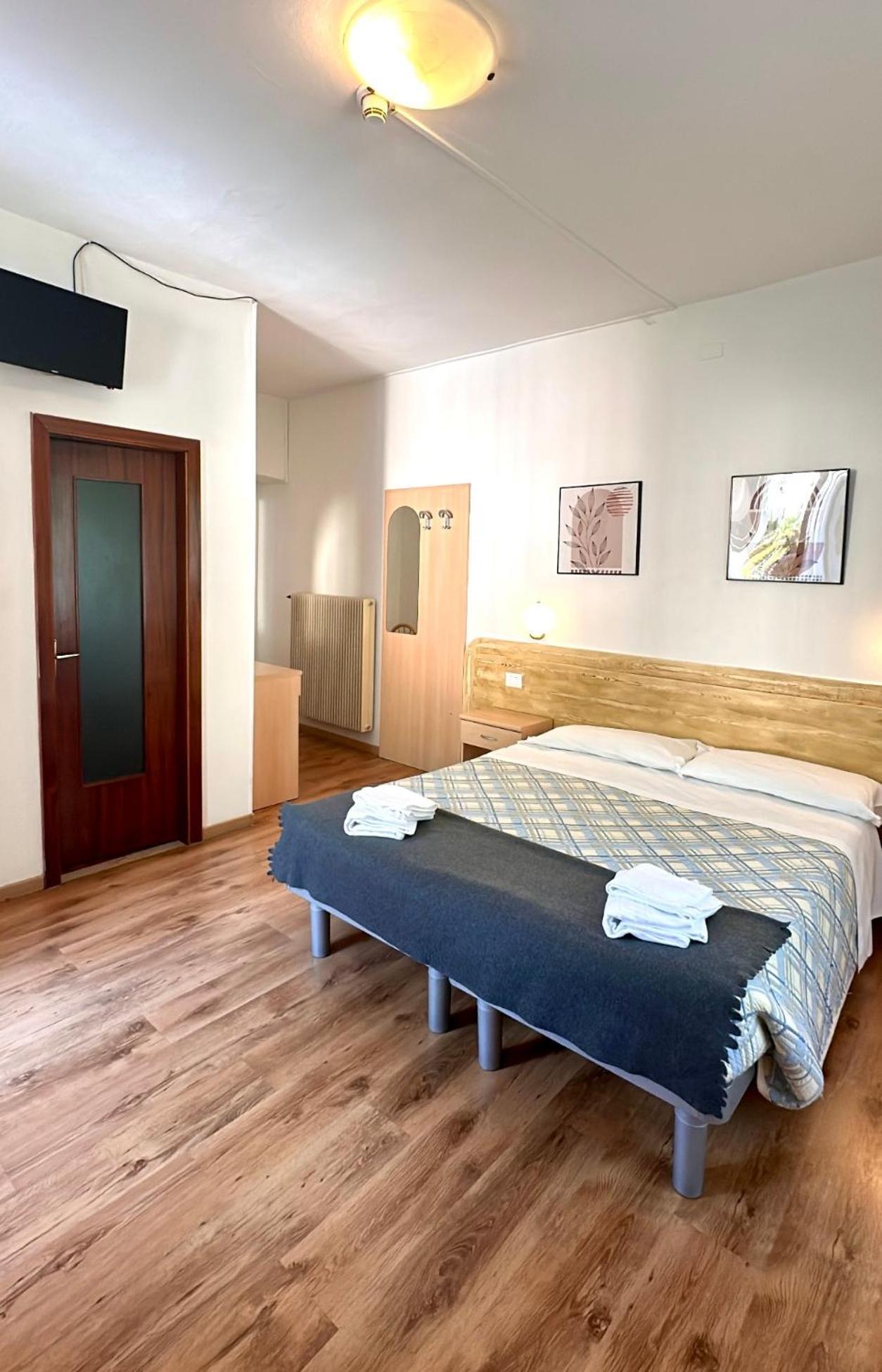 ריבה דל גארדה Albergo Varone מראה חיצוני תמונה